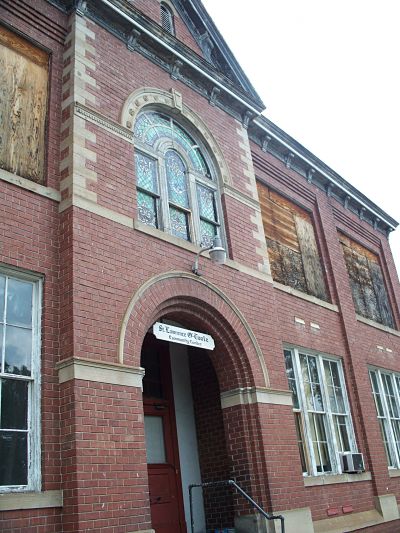 Closeup Photograph of St. Lawrence School in 2009